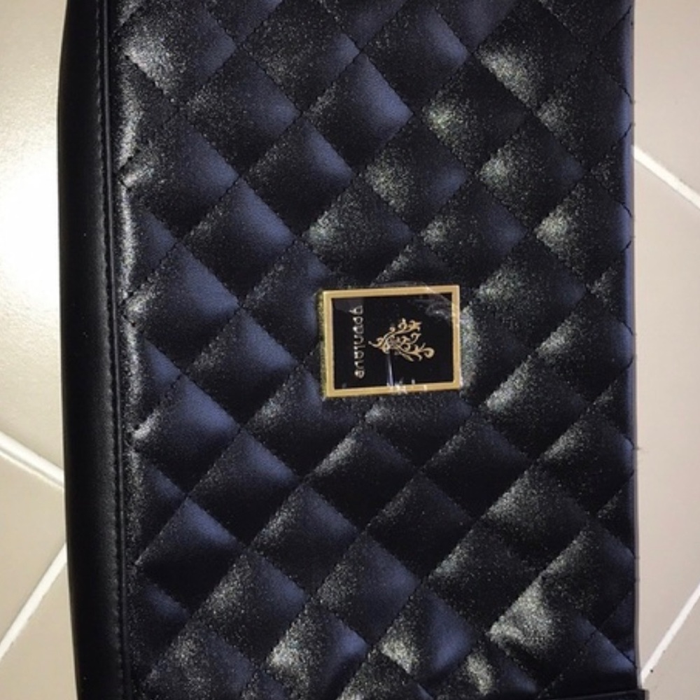Younique purse
